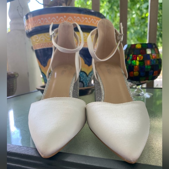 Beautiful silk and glitter heels - Picture 1 of 6